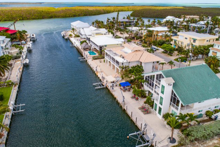 Shores Prestigious Neighborhood in the Heart of Islamorada
