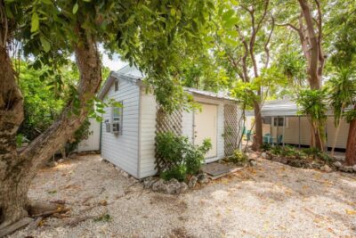 Shed with Washer & Dryer