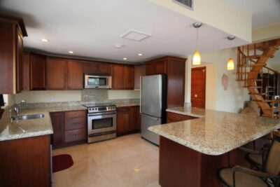 Granite countertops & stainless steel appliances