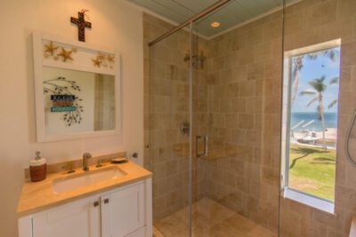 Upstairs Bathroom with Bay Views!