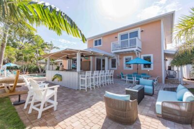 Outdoor Kitchen & Entertaining Area