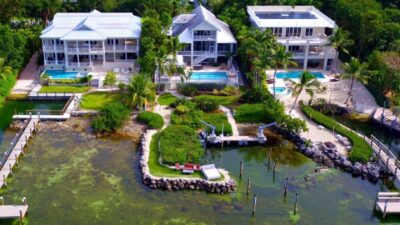 Pool, Protected Boat Basin & Jetty into the Bay!