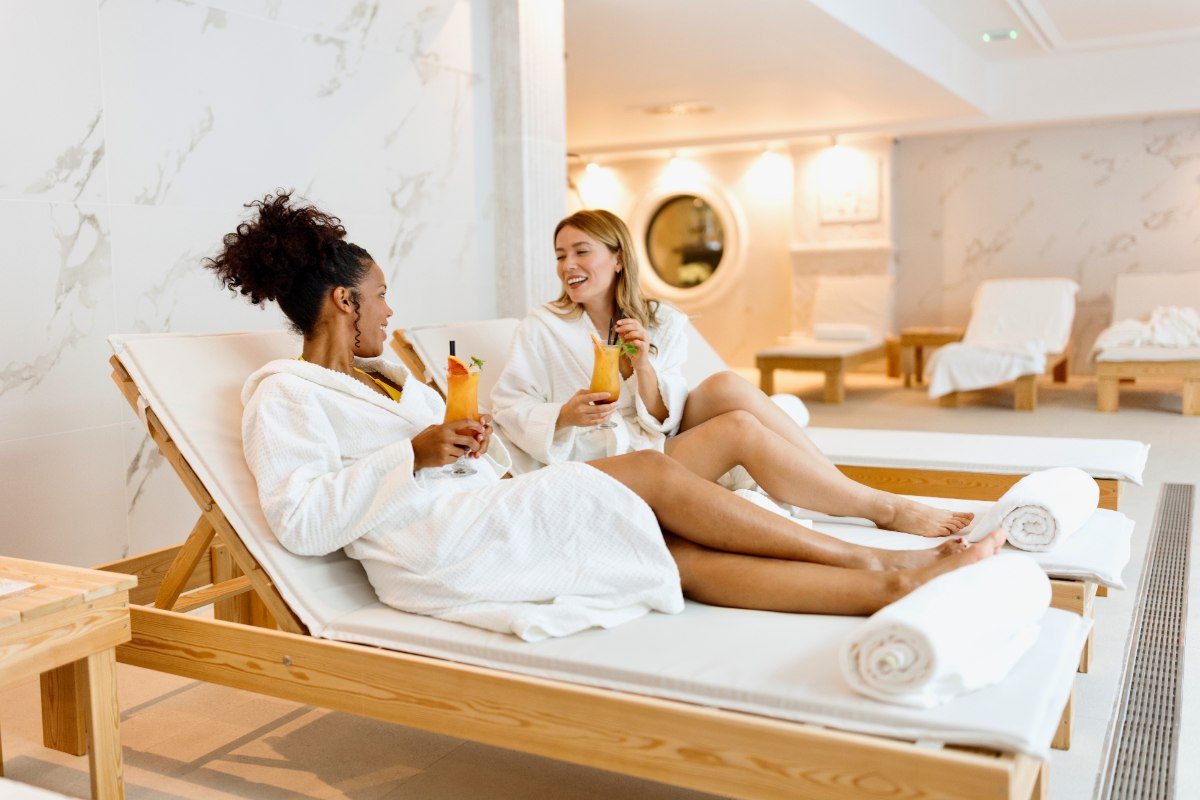 friends on the spa